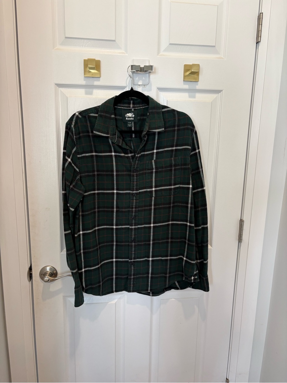 Roots Men's Dark Green Plaid Button-Up Shirt #1376